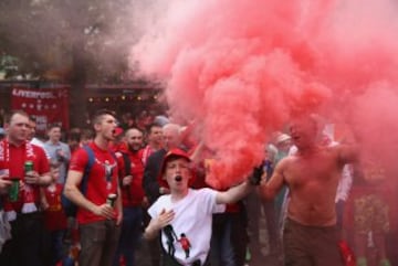 Gran ambiente en las calles de Basilea antes de la final. 