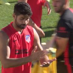 A Diego Costa no le van las explicaciones largas: "Aquí hace falta una libreta..."