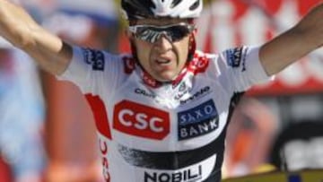 <b>NUEVO LÍDER.</b> El español ha logrado hacerse con la victoria en Alpe D'Huez y con el maillot amarillo.