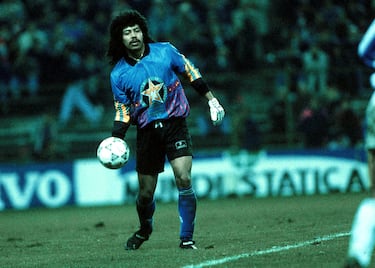 Conocido por su famoso "Escorpión" y sus atrevidas salidas fuera del área, Higuita llegó a LaLiga en 1991. Procedente de Atlético Nacional fichó por el Real Valladolid, club en el que permaneció una temporada.