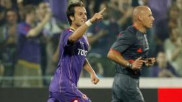 <b>DEBUT CON GOL.</b> Alberto Gilardino debutó con la Fiorentina y encarriló el pase a la próxima liga de campeones al anotar el segundo gol de su equipo frente al Slavia de Praga.