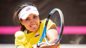 María Camila Osorio en un partido de tenis con Colombia