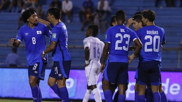 Jugadores de la selección de El Salvador amagaron con no disputar el partido ante Canadá. ¿Cuáles son las sanciones que pudieron haber enfrentado por ello?