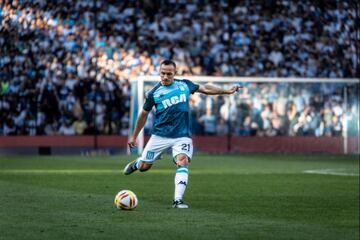 El ‘Chelo’ arribo con los Pumas como uno de los referentes de la Selección de Chile. Poco pasó con los Auriazules y los dejó después de un año. Al igual que Neri Cardozo, Marcelo salió campeón con el Racing Club.