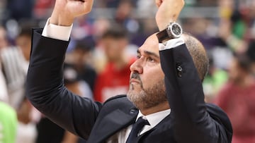 Berlin (Germany), 24/05/2024.- Real Madrid'Äôs head coach Chus Mateo reacts after the Final Four EuroLeague semi final match between Real Madrid and Olympiacos Piraeus, in Berlin, Germany, 24 May 2024. (Baloncesto, Euroliga, Alemania, Pireo) EFE/EPA/CLEMENS BILAN
