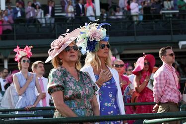 Se celebra el primer sábado de mayo en Churchill Downs, Louisville, Kentucky.