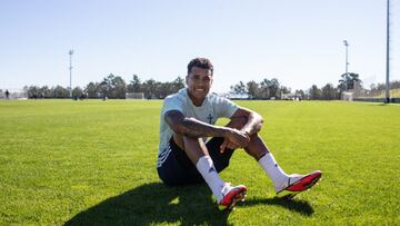 Jeison Murillo posa en la ciudad deportiva del Celta.