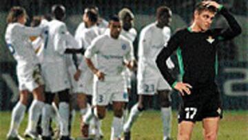 <B>DECEPCIÓN</b>. Joaquín vivió una noche amarga contra los franceses, por la eliminación del Betis y porque él, además, no lució.