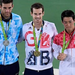 Murray gana a Del Potro y hace historia con su doblete