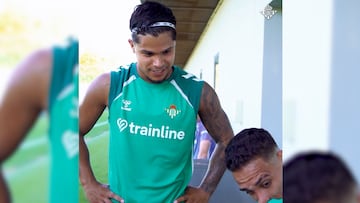 Pese a tener esta condición complicada de salud, hoy se recarga de energía con sus ídolos.