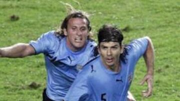 <b>GOLAZO.</b> Pablo García marcó un golazo, el que daba la tranquilidad a Uruguay.