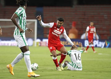 El equipo verde venció a Santa Fe en la primera fecha de la Liga BetPlay. Neyder Moreno y Vladimir Hernández, anotaron los goles de la victoria en el Atanasio Girardot. 