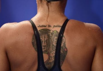 Tatuaje de una nadadora en los FINA World Championships de Kazan.
