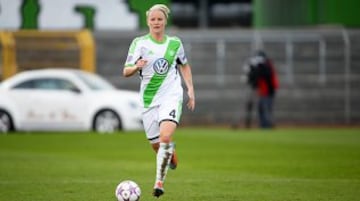 Fischer actualmente juega para el equipo femenino del Wolfsburgo alemán.