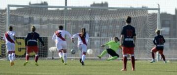 Las mejores imágenes del derbi Rayo-Atlético Féminas