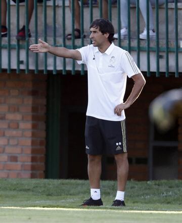 Raúl González Blanco ha dirigido el primer partido del Real Madrid Castilla frente a la Gimnastica Segoviana en el Municipal de La Albuera.