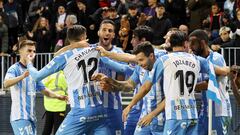 Los jugadores del Málaga, celebrando el 1-0 al Alavés.