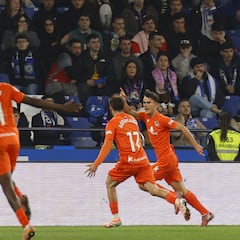 El Sanse desangra Riazor y acaba con su gafe a domicilio