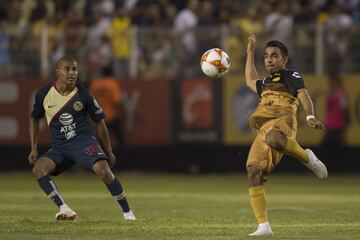 Hizo su debut con el América ante Pachuca entrando por Diego Lainez