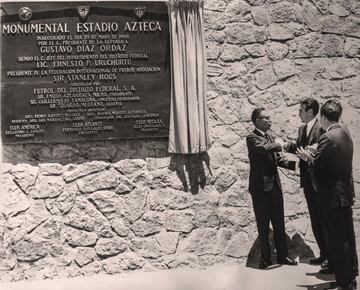 El Presidente de la República, Gustavo Díaz Ordaz, fue el encargado de cortar el listón y develar la placa conmemorativa el aquel 29 de mayo de 1966