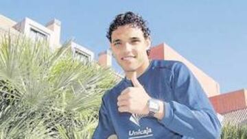 Anderson, jugador del Málaga, busca jugar en España el tiempo suficiente para obtener un pasaporte comunitario.