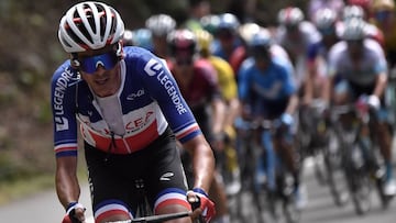Warren Barguil ataca durante la sexta etapa del Tour de Francia 2019 con final en La Planche des Belles Filles.