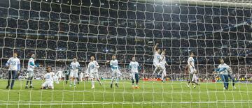 Los jugadores del Real Madrid celebran el pase a la final de la Champions.