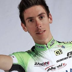 El ex ciclista Andrea Manfredi muere en el accidente de avión de Indonesia