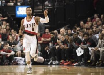 10. Damian Lillard (Portland Trail Blazers) - 24,328,425 (vía Hoopshype).