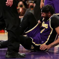 Los Angeles Lakers’ Anthony Davis out 2 weeks due to ankle injury