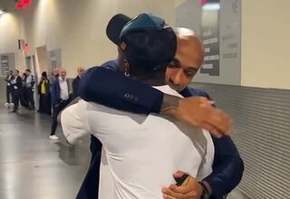 Cecilio Waterman cumplió su sueño y recibió la camiseta de Thierry Henry: así reaccionó el panameño