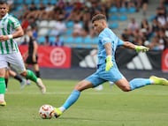 Raul Jimenez of Valencia FC is in action during the Spanish Final Champions Cup Youth League between Real Betis Balompie and Valencia CF at Stadium Municipal of El Toralin in Ponferrada, Spain, on June 1, 2025. (Photo by Luis de la Mata)