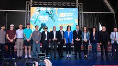 Representantes de las instituciones, organizaci&oacute;n y riders en el Urban Stage del Cable Ingl&eacute;s de Almer&iacute;a (Andaluc&iacute;a, Espa&ntilde;a), el viernes 5 de mayo del 2023. 