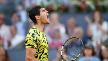 Tennis - Madrid Open - Park Manzanares, Madrid, Spain - May 7, 2023 Spain's Carlos Alcaraz reacts during his final match against Germany's Jan-Lennard Struff REUTERS/Juan Medina