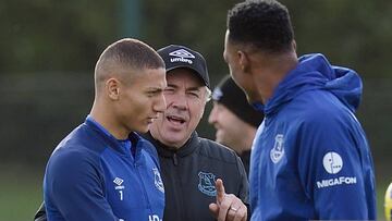 Yerry Mina tiene charlas con Ancelotti y el cuerpo técnico le muestra lo que hizo bien y mal durante la temporada