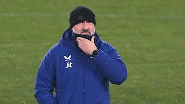 Slavia Prague's Czech head coach Jindrich Trpisovsky takes part in a training session at the team's training ground in Prague, Czech Republic on November 24, 2025, on the eve of the UEFA Champions League football match between Slavia Prague and Athletic Club Bilbao. (Photo by Michal Cizek / AFP)