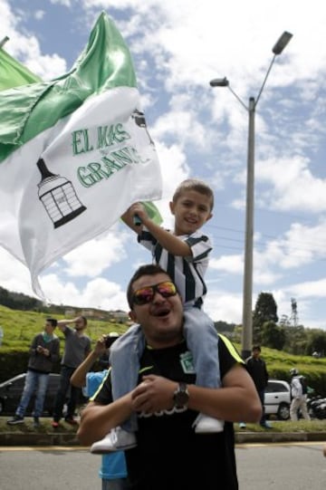 En imágenes el apoyo masivo de la hinchada a Atlético Nacional