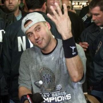 Los New York Yankees del 2000, dirigidos por Derek Jeter, han sido los últimos en repetir título en años consecutivos.