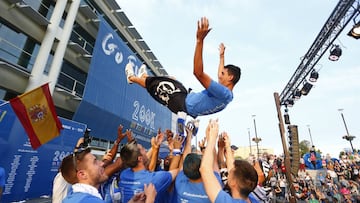 04/06/19 PLAZA AYUNTAMIENTO FUENLABRADA RECEPCION AYUNTAMIENTO AL FUENLABRADA celebracion alegria en las calles de fuenlabrada por el ascenso a segunda division por primera vez en la historia 