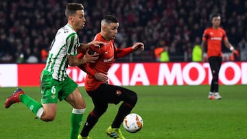 Ben Arfa, con Canales durante el Rennes-Betis.