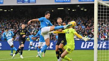 Naples (Italy), 12/11/2023.- Napoli'Äôs Giovanni Simeone (L) in action during the Italian Serie A soccer match between SSC Napoli and FC Empoli in Naples, Italy, 12 November 2023. (Italia, Nápoles) EFE/EPA/FELICE DE MARTINO
