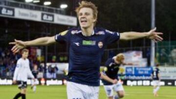Odegaard celebra un gol con su hasta ahora equipo.
