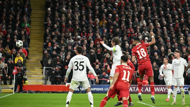 Which teams can qualify directly for the Champions League round of 16 on matchday six?