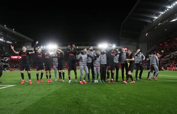 Los jugadores del Atlético de Madrid celebró la clasificación a los cuartos.