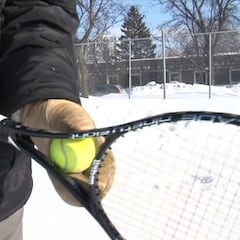 Sigue estos 5 consejos para jugar al tenis cuando hace frío