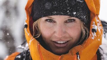 Amie Engerbretson, Teton Gravity Research (TGR), equipada para la nieve.