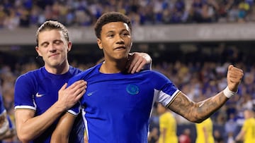 CHICAGO, ILLINOIS - AUGUST 02: Mason Burstow #48 of Chelsea FC celebrates a goal with Conor Gallagher #23 of Chelsea FC second half of the pre-season friendly match against Borussia Dortmund at Soldier Field on August 02, 2023 in Chicago, Illinois. Justin Casterline/Getty Images/AFP (Photo by Justin Casterline / GETTY IMAGES NORTH AMERICA / Getty Images via AFP)