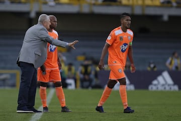 El técnico duró un año en Envigado. Estuvo al frente del plantel en 40 partidos de los cuales ganó nueve, empató 19 y perdió 12. En la tabla del descenso están cerca de la zona roja. 