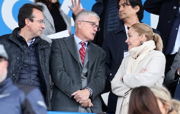 Miguel Ángel Recuenco, alcalde de Leganés (a la izquierda) y Jeff Luhnow, presidente del Leganes (en el centro). 