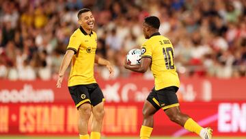 Debut con gol: Jhon Arias anota en su estreno con los Wolves